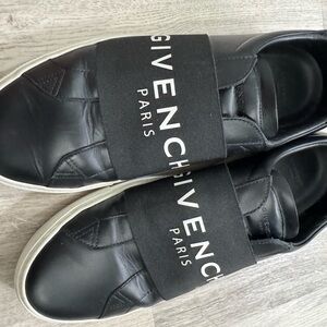 Givenchy Men's Black Leather Sneakers
